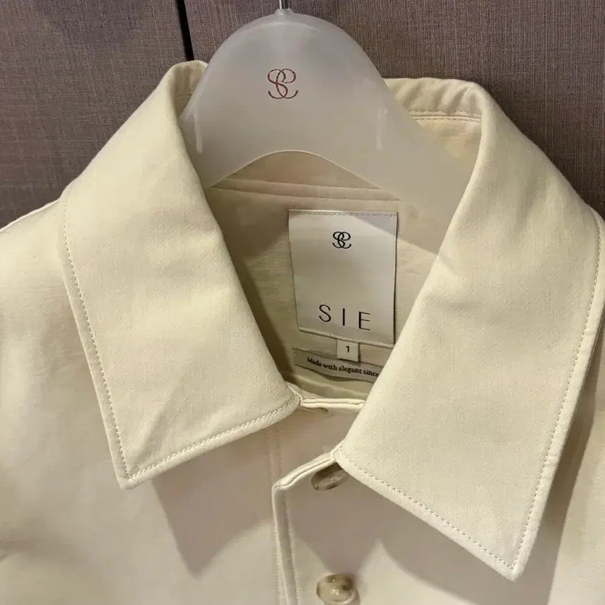 [SOLD OUT] SIE 시에 레너 스티치 크롭 자켓 1 (크림)