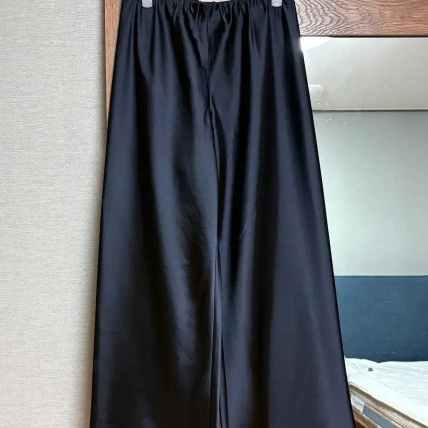 [SOLD OUT] cos 코스 새틴 와이드 레그 트라우저 (navy)