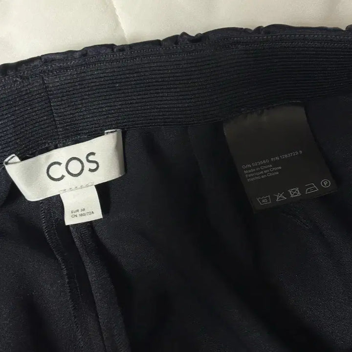 [SOLD OUT] cos 코스 새틴 와이드 레그 트라우저 (navy)