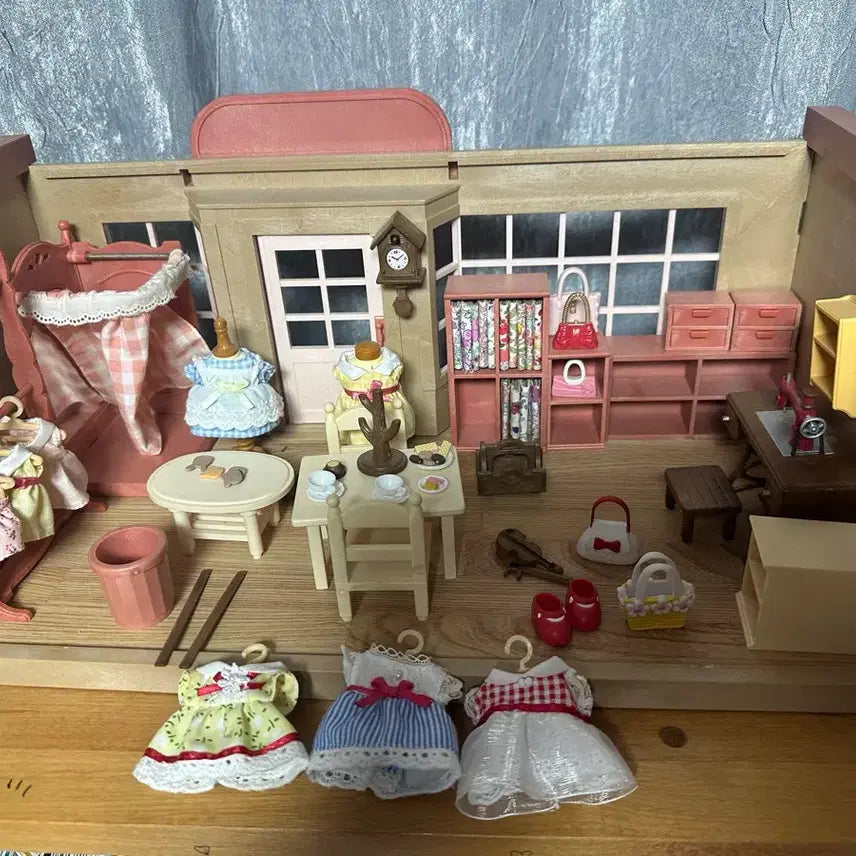 [BUNJANG] Sylvanian Families Old Dress Shop / 실바니안 올드 드레스샵