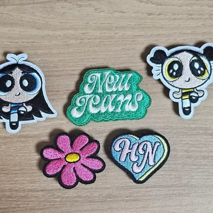 [BUNJANG] NewJeans Minji Hanni Daniel Powerpuff Girls Collaboration Bundle Set / [일괄]뉴진스 민지 하니 다니엘 파워퍼프걸 꼴레 와펜 스티콘 굿즈일괄