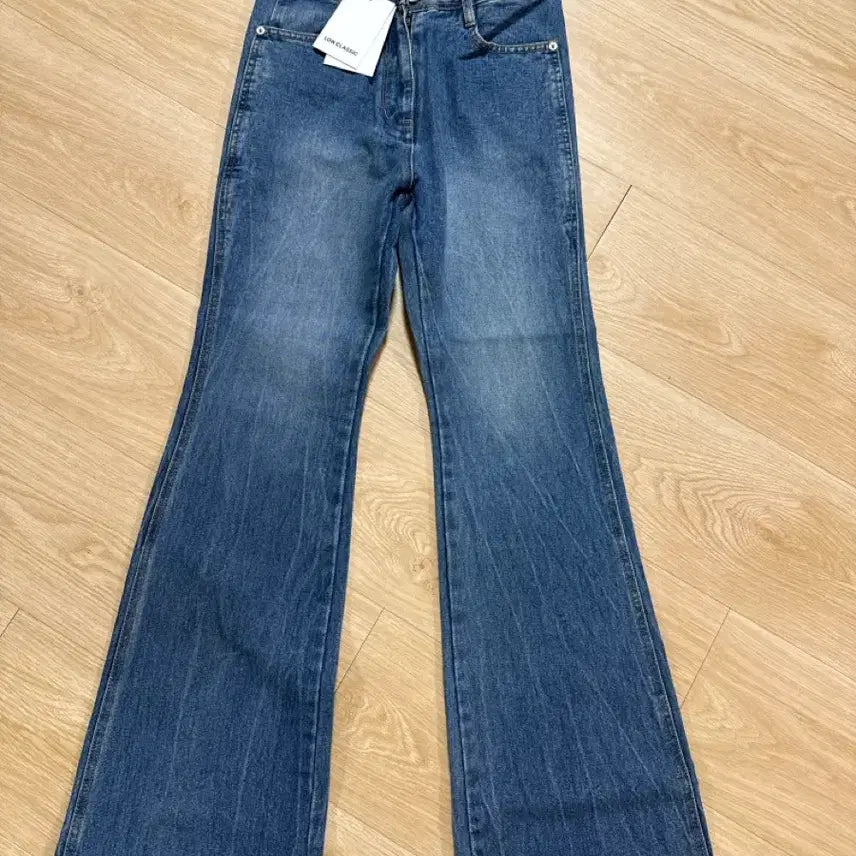 [SOLD OUT] 로우클래식 부츠컷데님 s 새상품 급처