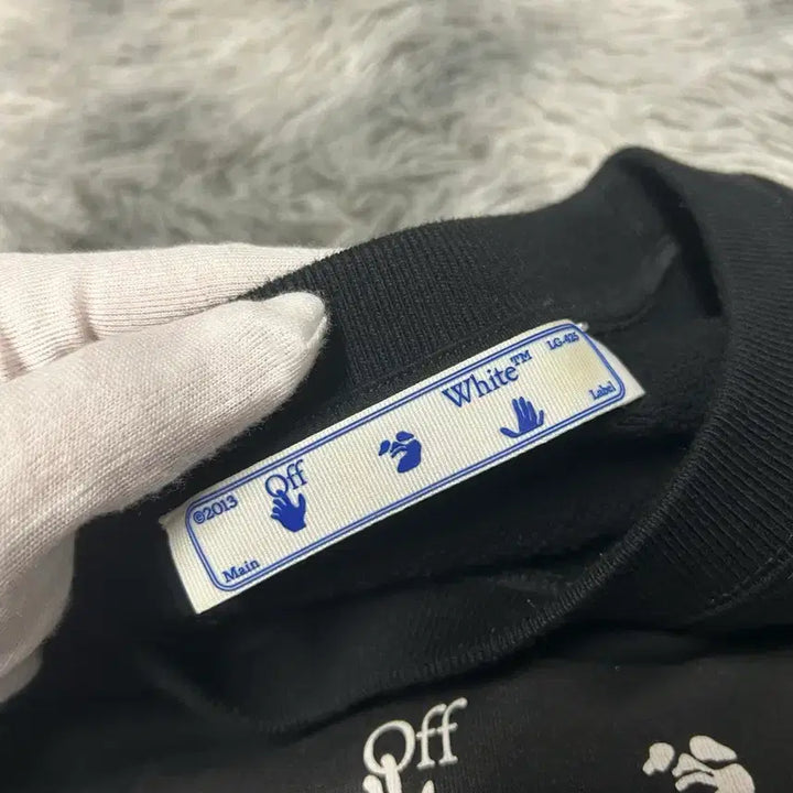 [SOLD OUT] [L size] 오프화이트 카라바조 맨투맨