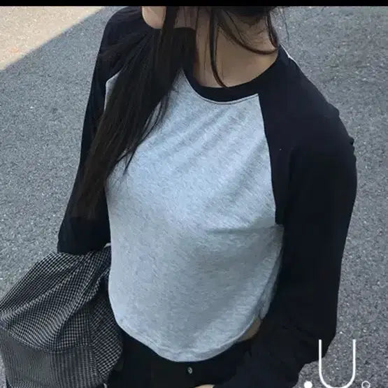 [BUNJANG] Black Raglan Long Sleeve T-Shirt / 블랙 나그랑 슬리브 티셔츠
