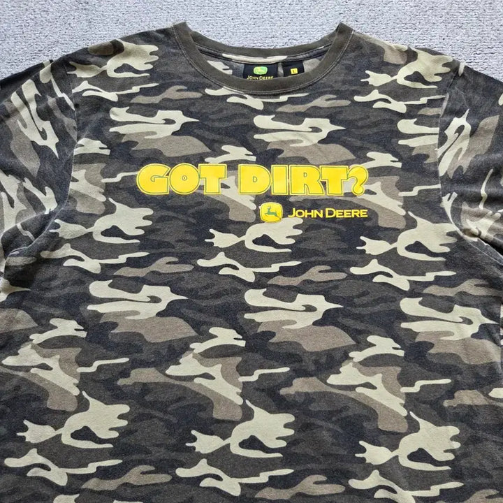 [BUNJANG] John Deere Camo Short Sleeve T-Shirt L (100) / John Deere 카모 반팔 티셔츠 L(100)