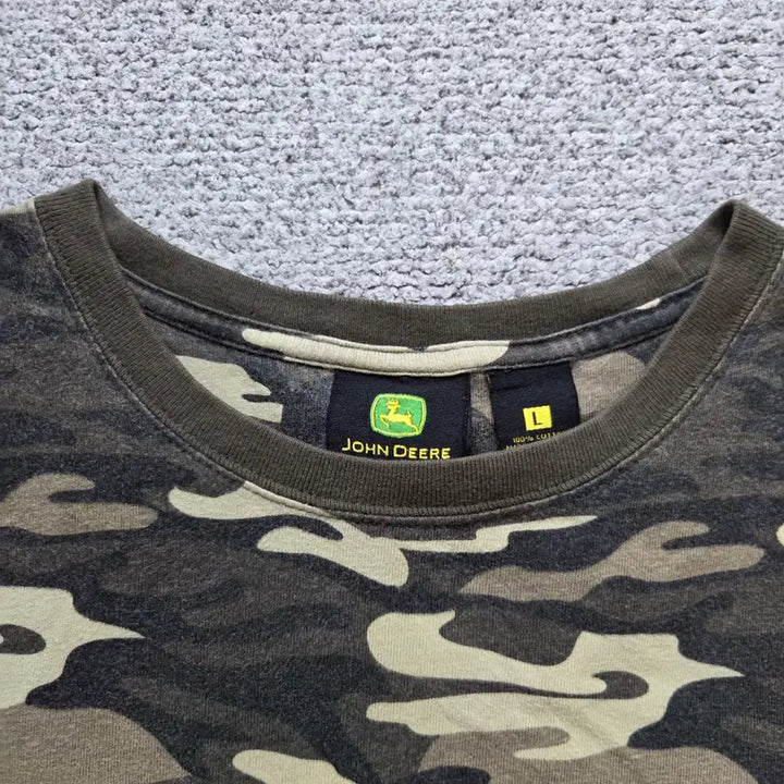 [BUNJANG] John Deere Camo Short Sleeve T-Shirt L (100) / John Deere 카모 반팔 티셔츠 L(100)