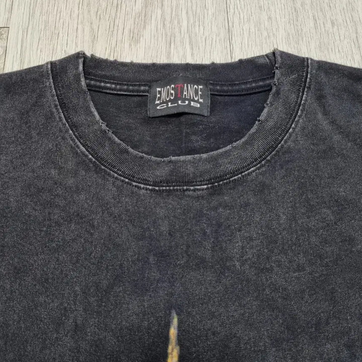 [BUNJANG] Awend Emosence Collaboration Short Sleeve T-shirt / 어웬드 에모스탠스 반팔 2size