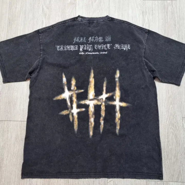 [BUNJANG] Awend Emosence Collaboration Short Sleeve T-shirt / 어웬드 에모스탠스 반팔 2size