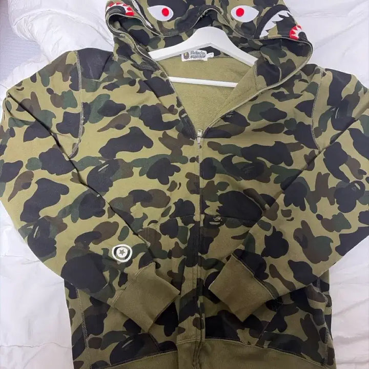 [SOLD OUT] BAPE 베이프 샤크 카모 후드집업 XL