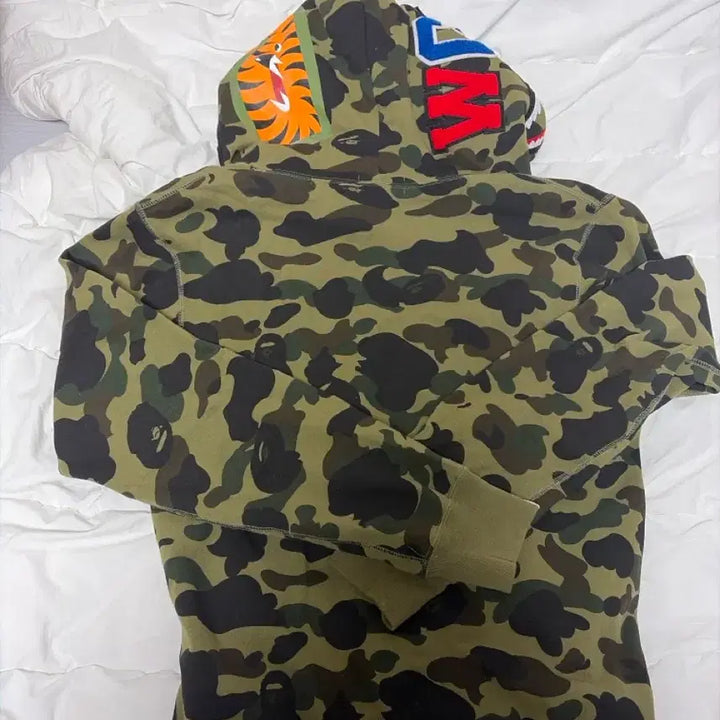 [SOLD OUT] BAPE 베이프 샤크 카모 후드집업 XL