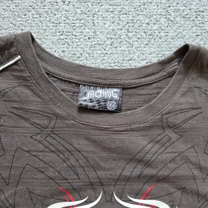 [BUNJANG] JAGTHUG 00s Japanese Graphic T-Shirt Brown / 00s Japan JAGTHUG 반팔 티셔츠 M-슬림L(95-100)