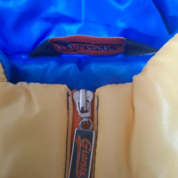 [BUNJANG] Lotte Giants Character Logo Padded Vest Size 44 / 롯데자이언츠 캐릭터 로고 패딩 조끼 44사이즈