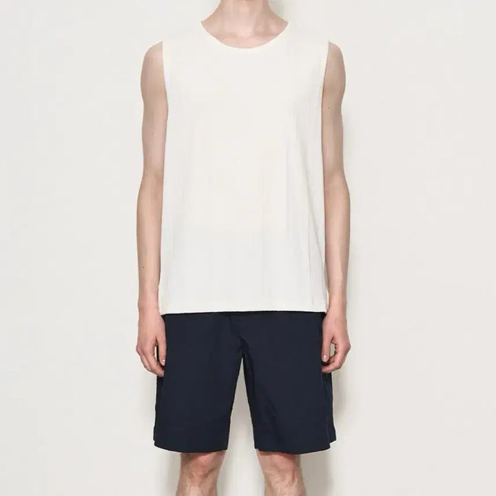 [SOLD OUT] 타임옴므 슬리브리스 탑(25SS) 미개봉