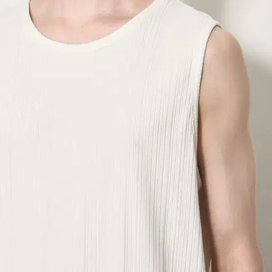 [SOLD OUT] 타임옴므 슬리브리스 탑(25SS) 미개봉