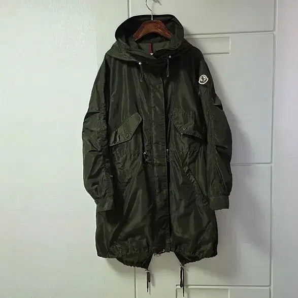 [BUNJANG] Moncler Khaki Wet Hooded Long Jacket (Women&