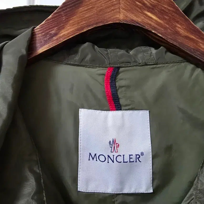 [BUNJANG] Moncler Khaki Wet Hooded Long Jacket (Women&