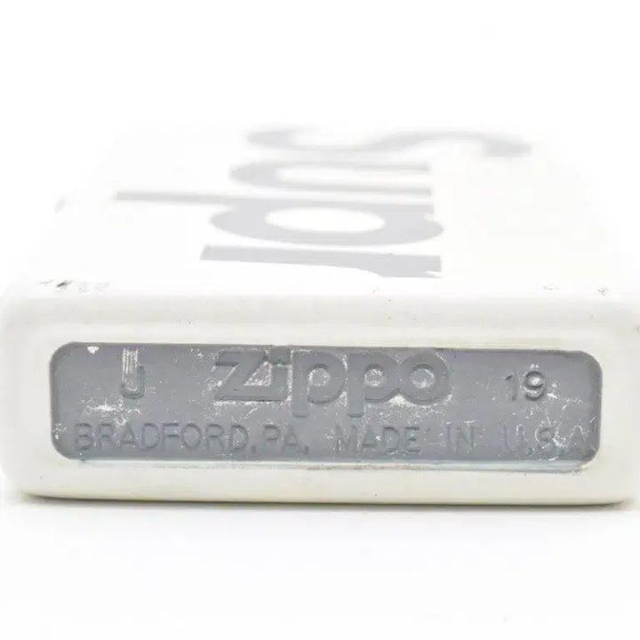 [BUNJANG] Supreme Zippo Lighter Used Item / 슈프림 지포 라이터 Supreme ZIPPO 사용감 있는 중고제품 팝니다