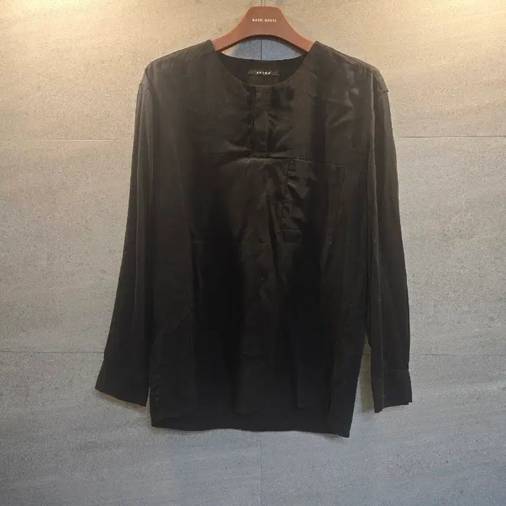 [BUNJANG] Andew Black Henley Shirt and Pants Set / 블랙 헨리넥셔츠와 팬츠.