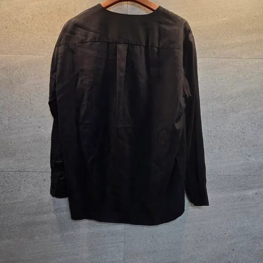 [BUNJANG] Andew Black Henley Shirt and Pants Set / 블랙 헨리넥셔츠와 팬츠.