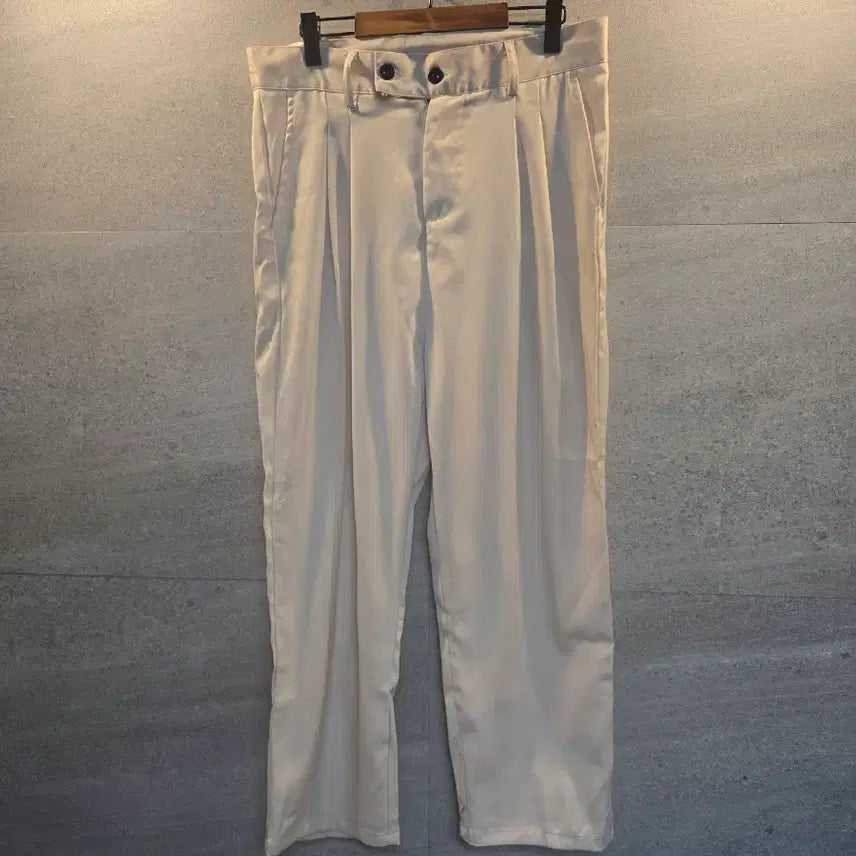 [BUNJANG] Andew Black Henley Shirt and Pants Set / 블랙 헨리넥셔츠와 팬츠.