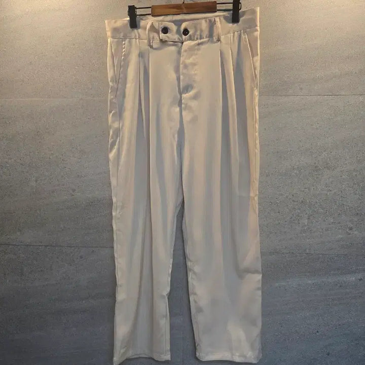 [BUNJANG] Andew Black Henley Shirt and Pants Set / 블랙 헨리넥셔츠와 팬츠.