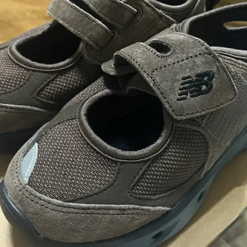 [BUNJANG] New Balance SD2203 Velcro Sandals / 뉴발란스 브라운 벨크로 sd2203