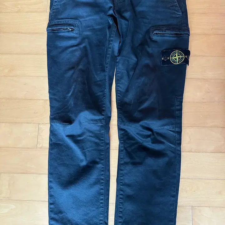 [SOLD OUT] 스톤아일랜드 네이비 카고 팬츠