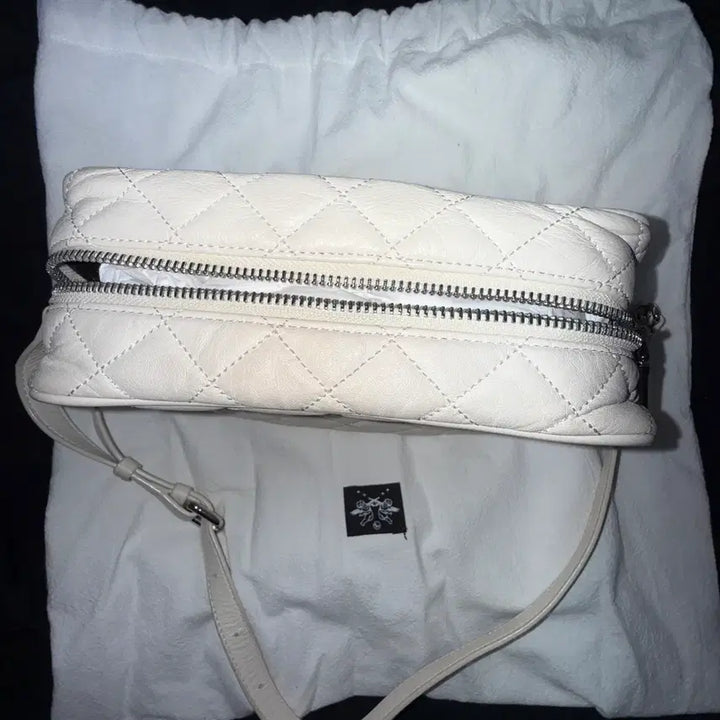 [BUNJANG] Threetimes Quilted Camera Bag Ivory / 쓰리타임즈 카메라백 threetimes Quilted camera bag
