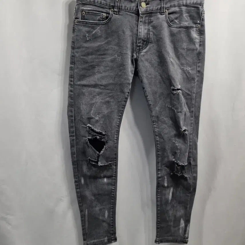[BUNJANG] Saint Laurent Black Damaged Wash Jeans (Size 30) / 입생로랑 블랙 데미지 워싱 청바지 30