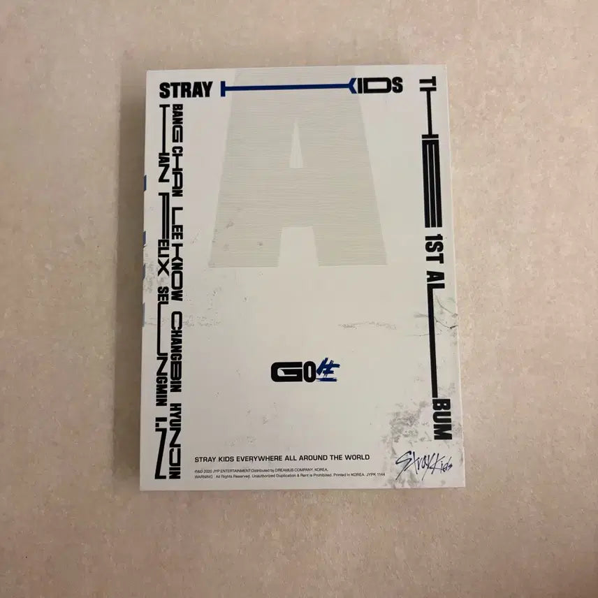 [SOLD OUT] 스트레이키즈 스키즈 고생 앨범 판매합니다!!