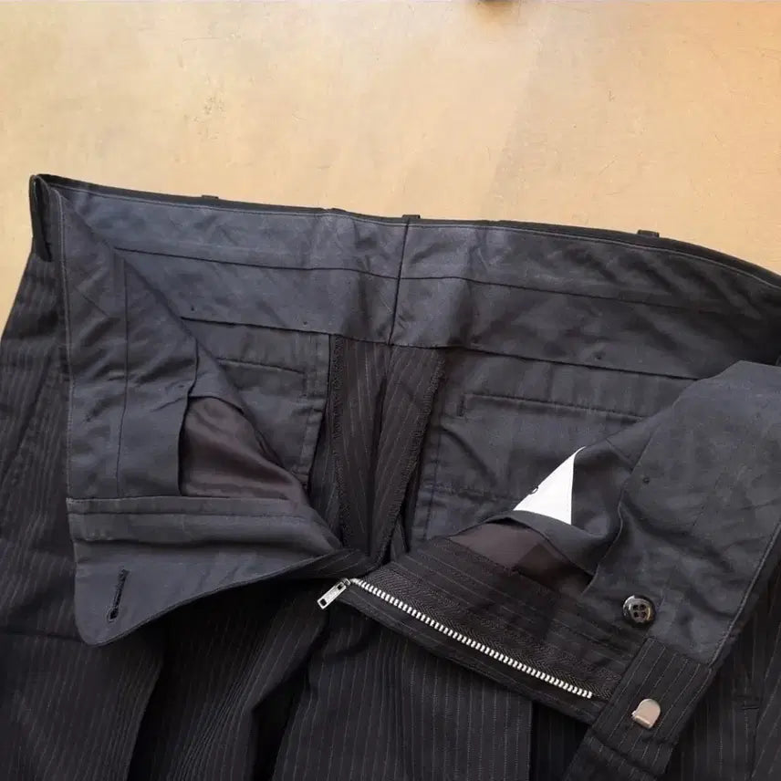 [SOLD OUT] 타케오 키쿠치 블랙 스트라이프 셋업 정장