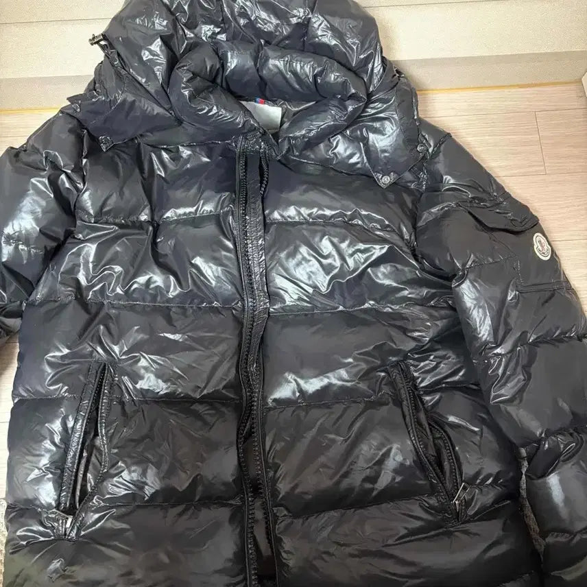 [SOLD OUT] 4 몽클레어 마야 후드 쇼트 패딩 급처.
