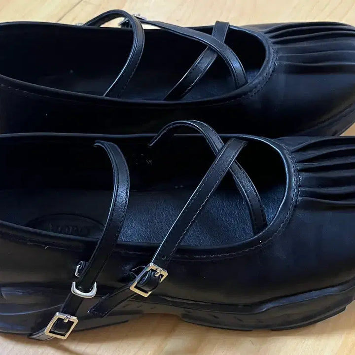 [BUNJANG] Lolo Mary Lightweight Mary Jane Flats / 블랙 스트랩 경량 메리제인 단화 운동화