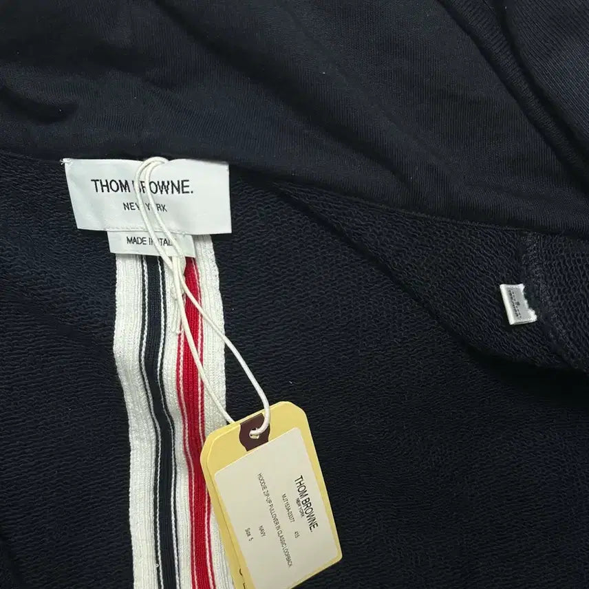 [SOLD OUT] Thom Browne 센터 백후드집업