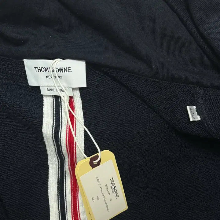 [SOLD OUT] Thom Browne 센터 백후드집업