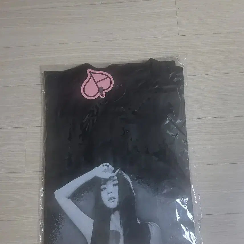 [SOLD OUT] 블랙핑크 티셔츠 블랙 새상품