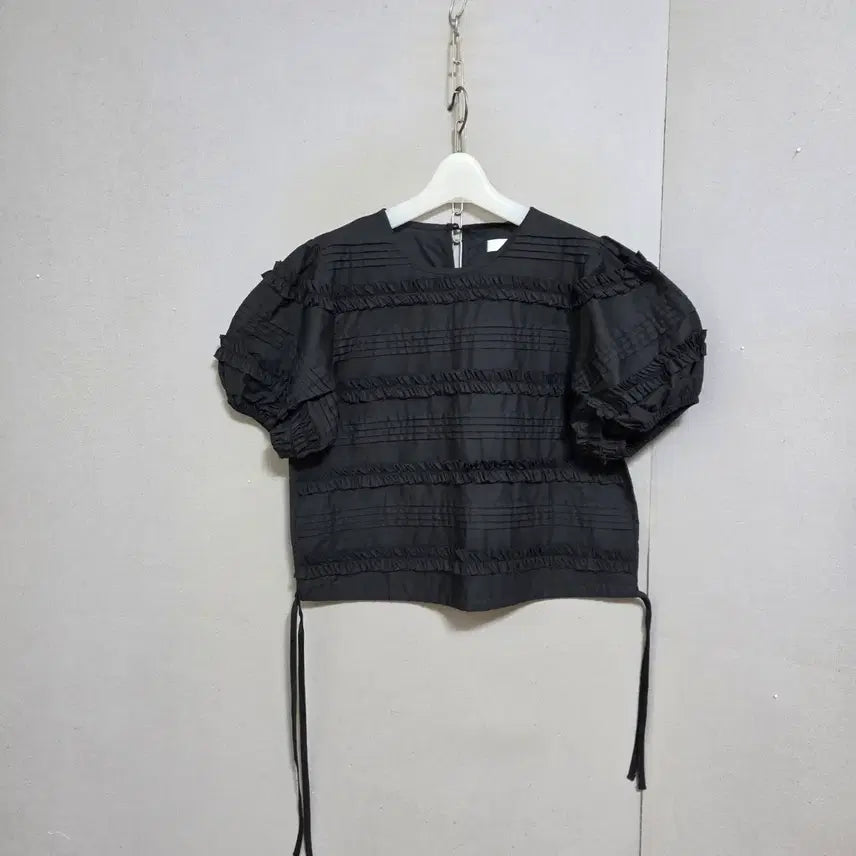 [BUNJANG] Ashley Blouse with Drawstring - Black / 아랫단 줄임끈있는 블라우스 F   n4703