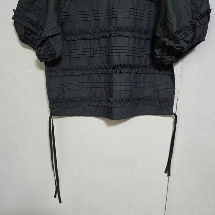 [BUNJANG] Ashley Blouse with Drawstring - Black / 아랫단 줄임끈있는 블라우스 F   n4703