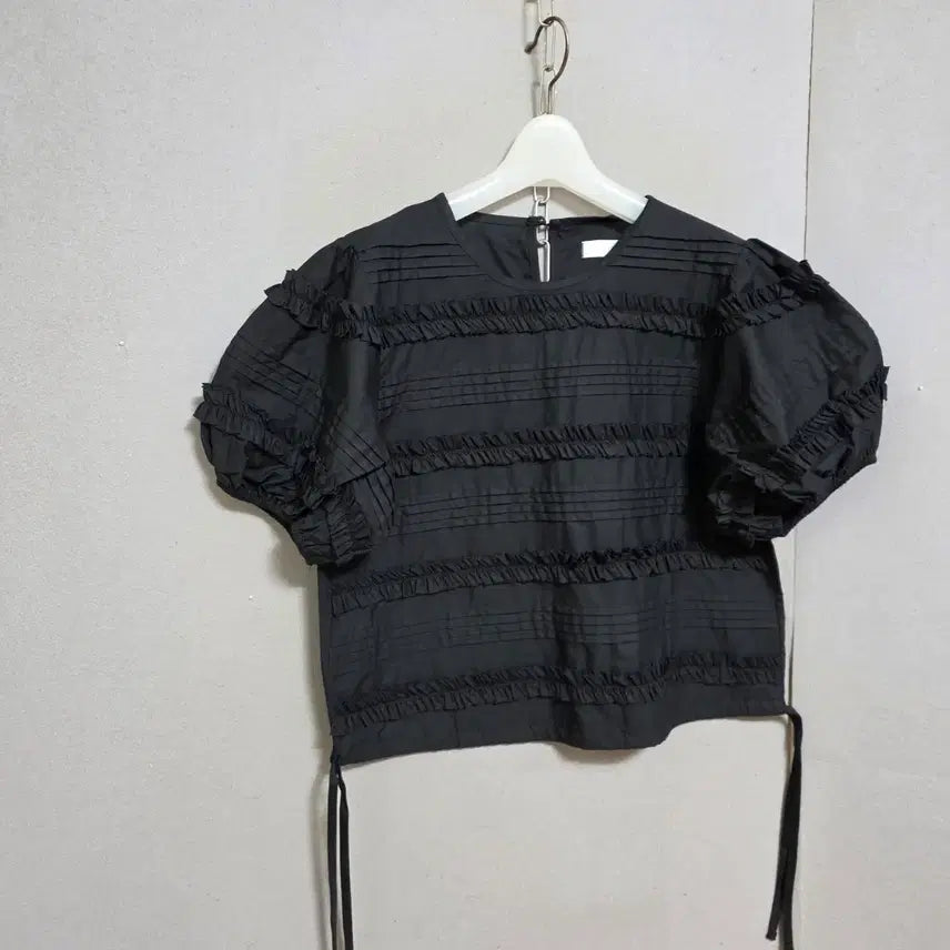[BUNJANG] Ashley Blouse with Drawstring - Black / 아랫단 줄임끈있는 블라우스 F   n4703