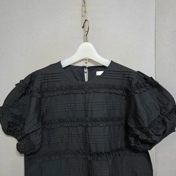 [BUNJANG] Ashley Blouse with Drawstring - Black / 아랫단 줄임끈있는 블라우스 F   n4703