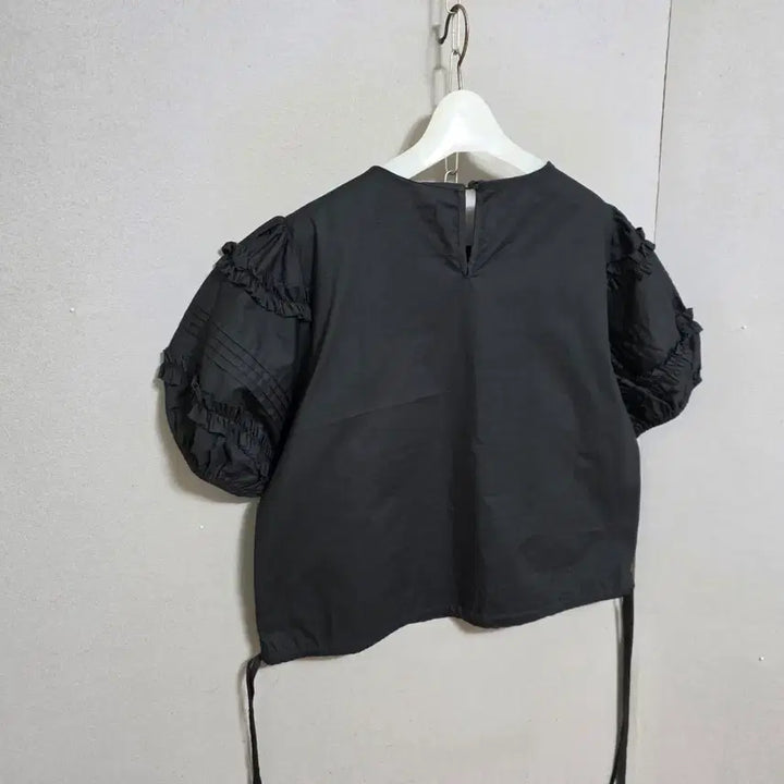 [BUNJANG] Ashley Blouse with Drawstring - Black / 아랫단 줄임끈있는 블라우스 F   n4703