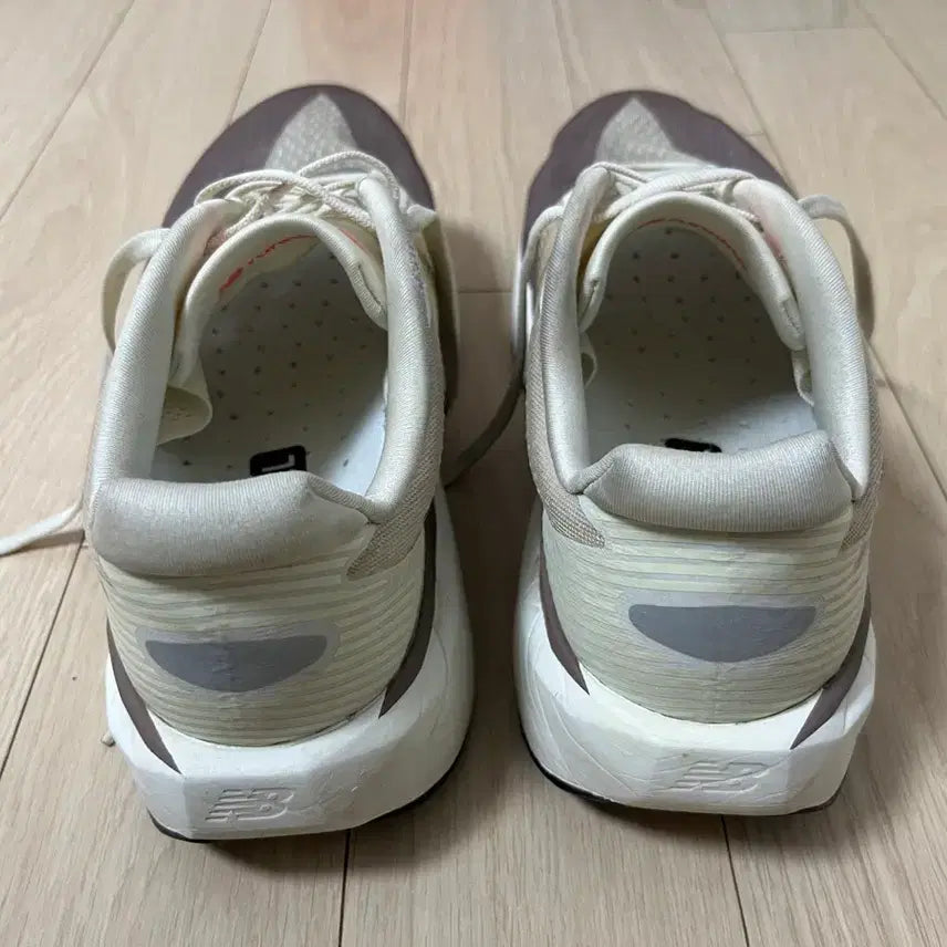 [BUNJANG] New Balance Level v5 Running Shoes / 뉴발란스 레벨v5 275 2E