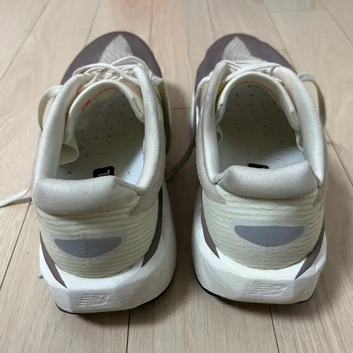 [BUNJANG] New Balance Level v5 Running Shoes / 뉴발란스 레벨v5 275 2E
