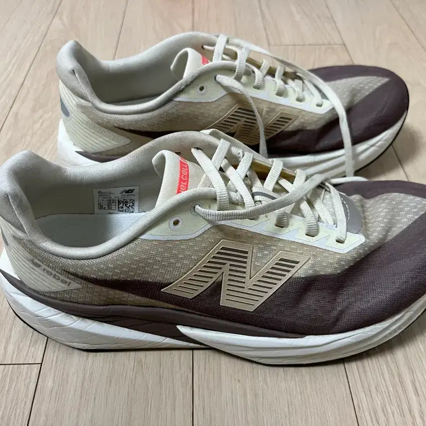 [BUNJANG] New Balance Level v5 Running Shoes / 뉴발란스 레벨v5 275 2E