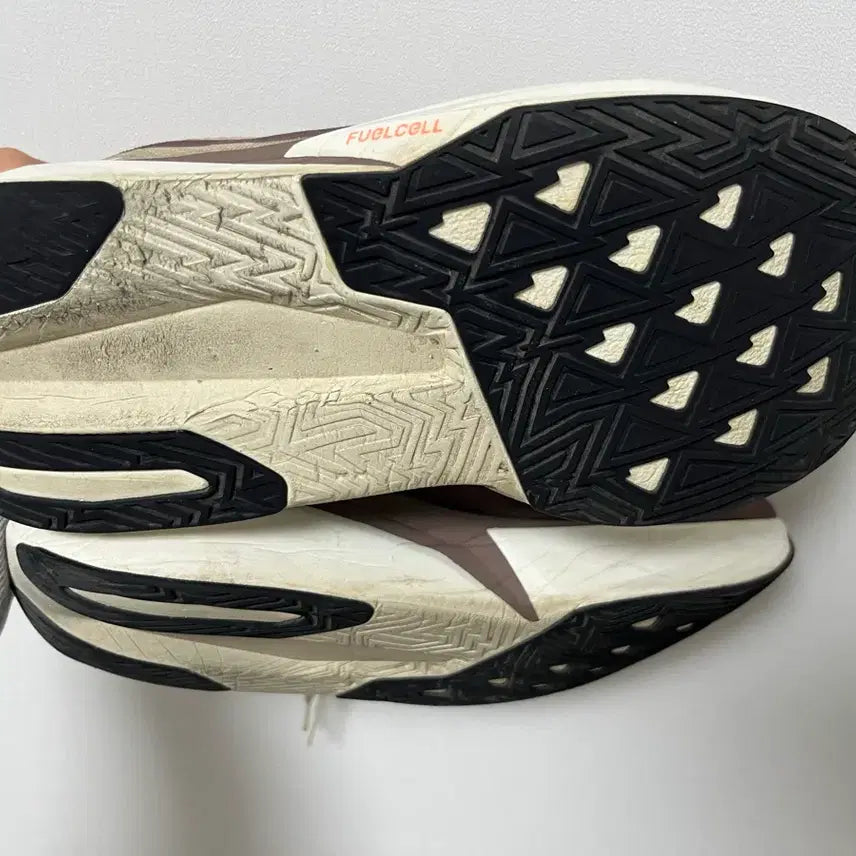 [BUNJANG] New Balance Level v5 Running Shoes / 뉴발란스 레벨v5 275 2E