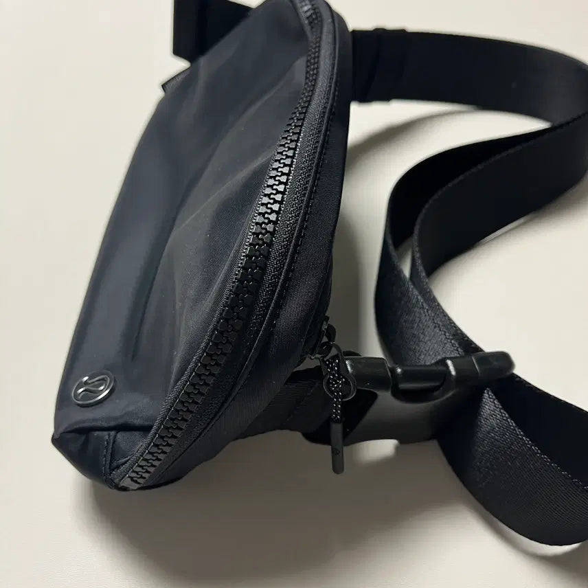 [SOLD OUT] [새상품] 룰루레몬( lululemon ) 에브리웨어 벨트백 1L 블랙