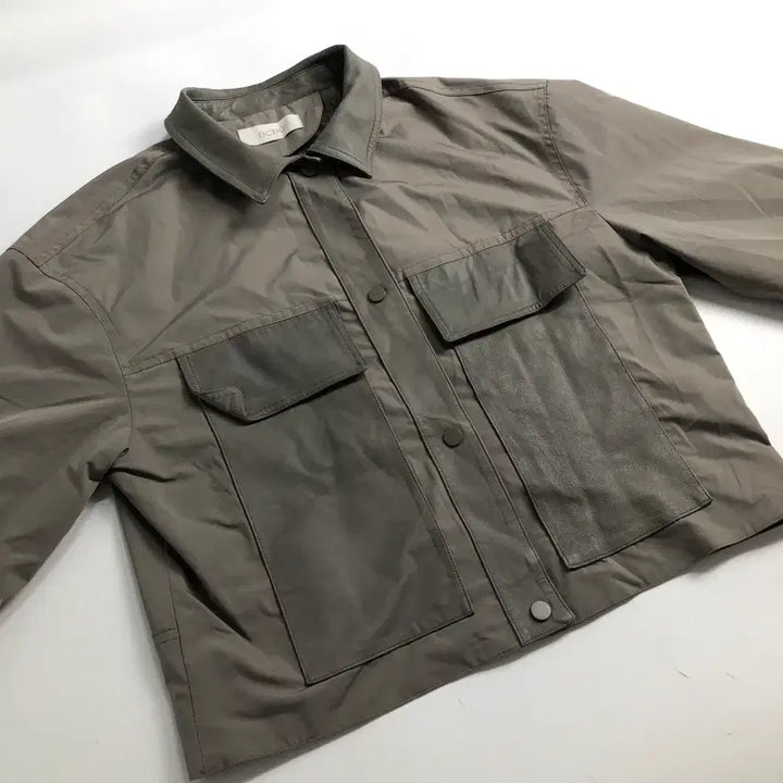 [SOLD OUT] BCBG 양가죽 배색 숏 자켓