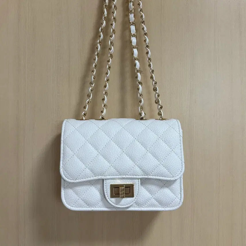 [SOLD OUT] 고세 퀼팅 체인 숄더백