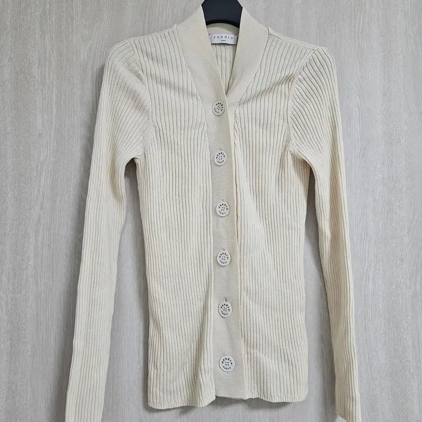 [SOLD OUT] [가격인하]산드로 sandro 아이보리 제니 가디건(소매미세이염/저렴)