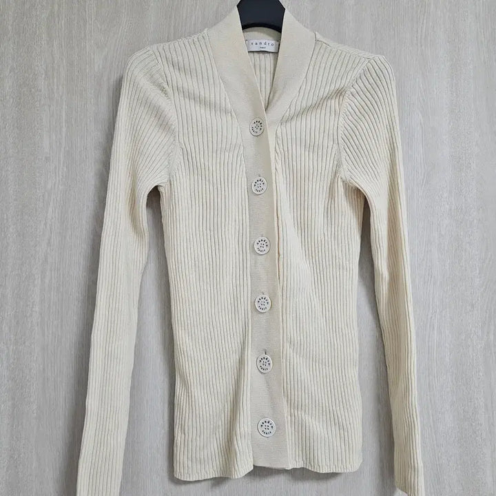 [SOLD OUT] [가격인하]산드로 sandro 아이보리 제니 가디건(소매미세이염/저렴)